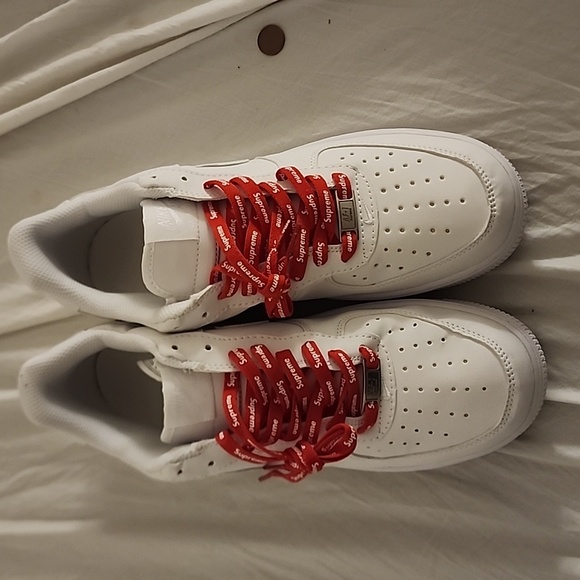 Nike Air Force 1 Supremes - Picture 3 of 6